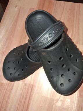 CROCS Kids Black Classic Clog with Heel Strap Size J 1